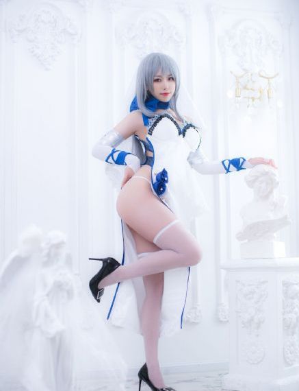 丝袜美女3p_BD英语全集在线观看