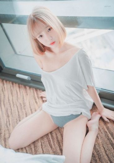 丝袜老师张开腿任我_720在线观看完整版