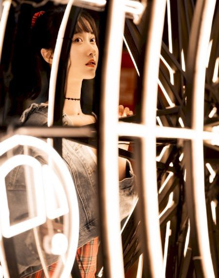 午夜AⅤ在线观看免费完整_十万网红美女美酱